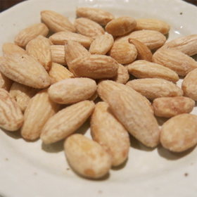 squirrel-almond3